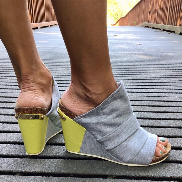 Juicy Couture Gray and Yellow Sandals with Wrapped Fabric Detail - Picture 7 of 13